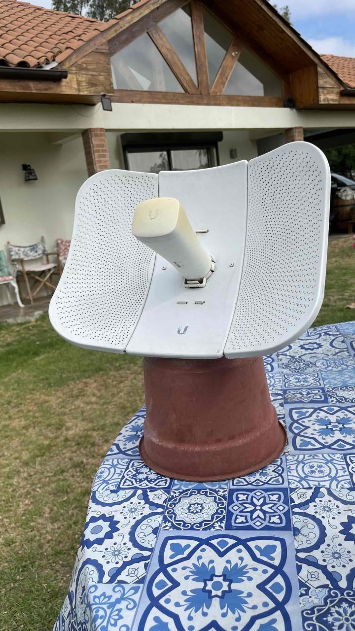 Antena parabólica Ubiquiti - miniatura 1