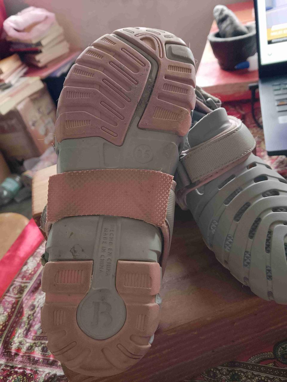 Sandalias Gamers grises con rosa - miniatura 3