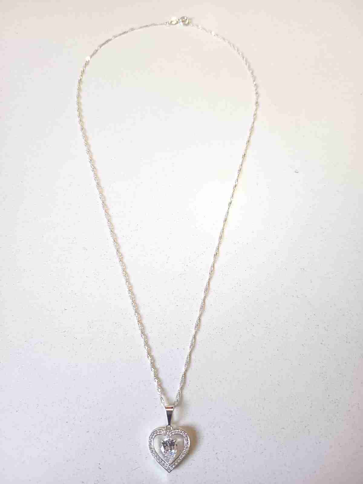 Collar con dije de corazón brillante - miniatura 2