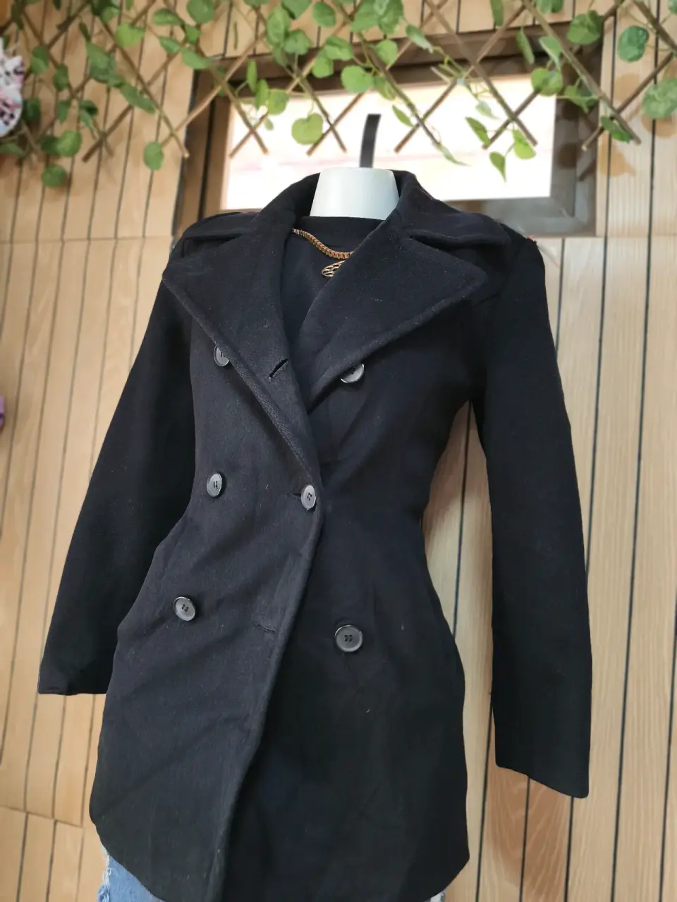 Abrigo negro elegante - miniatura 3