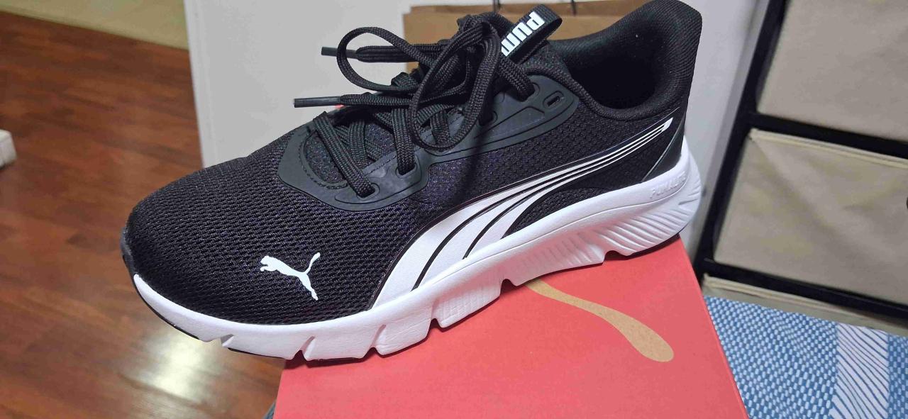 Zapatilla deportiva negra Puma