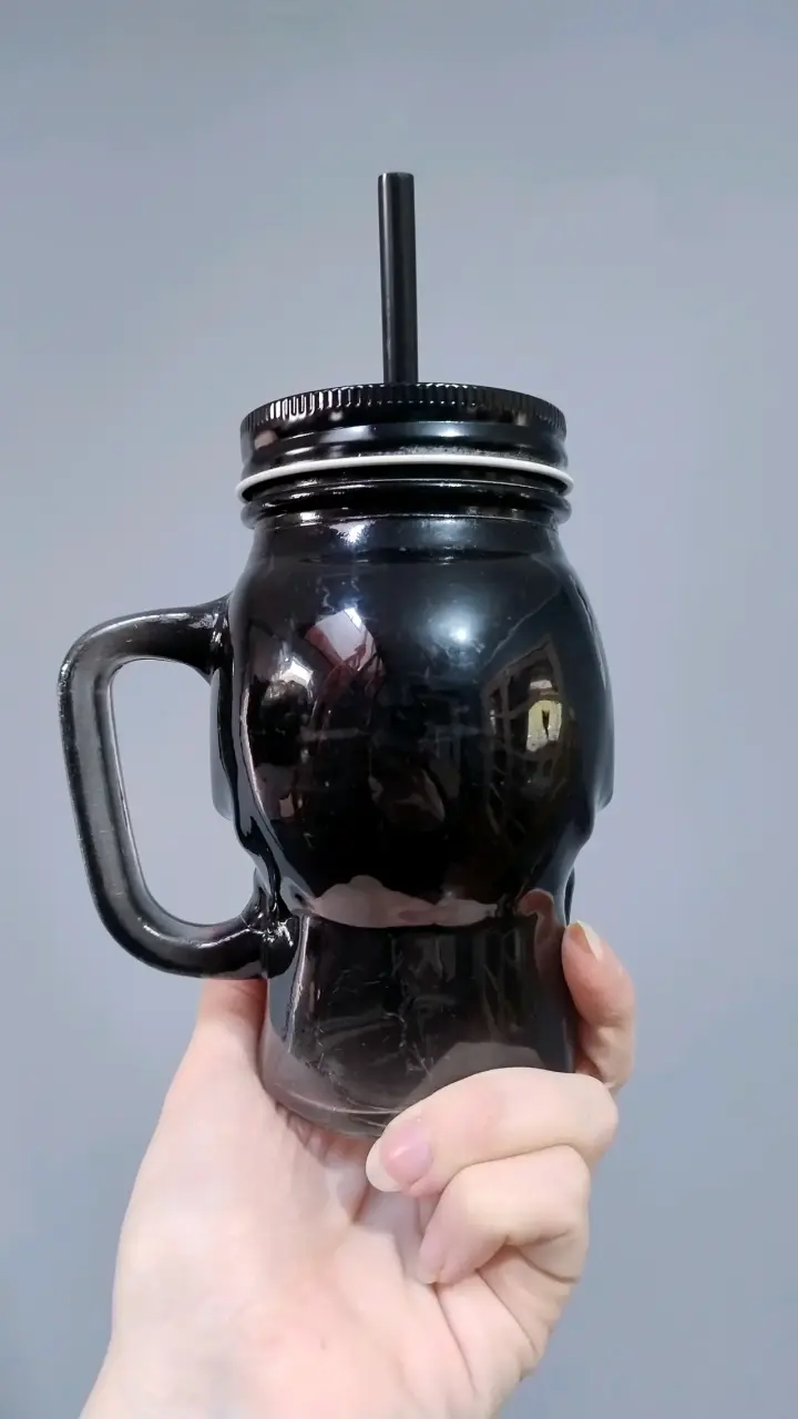 Vasos calavera con tapa y bombilla - miniatura 3