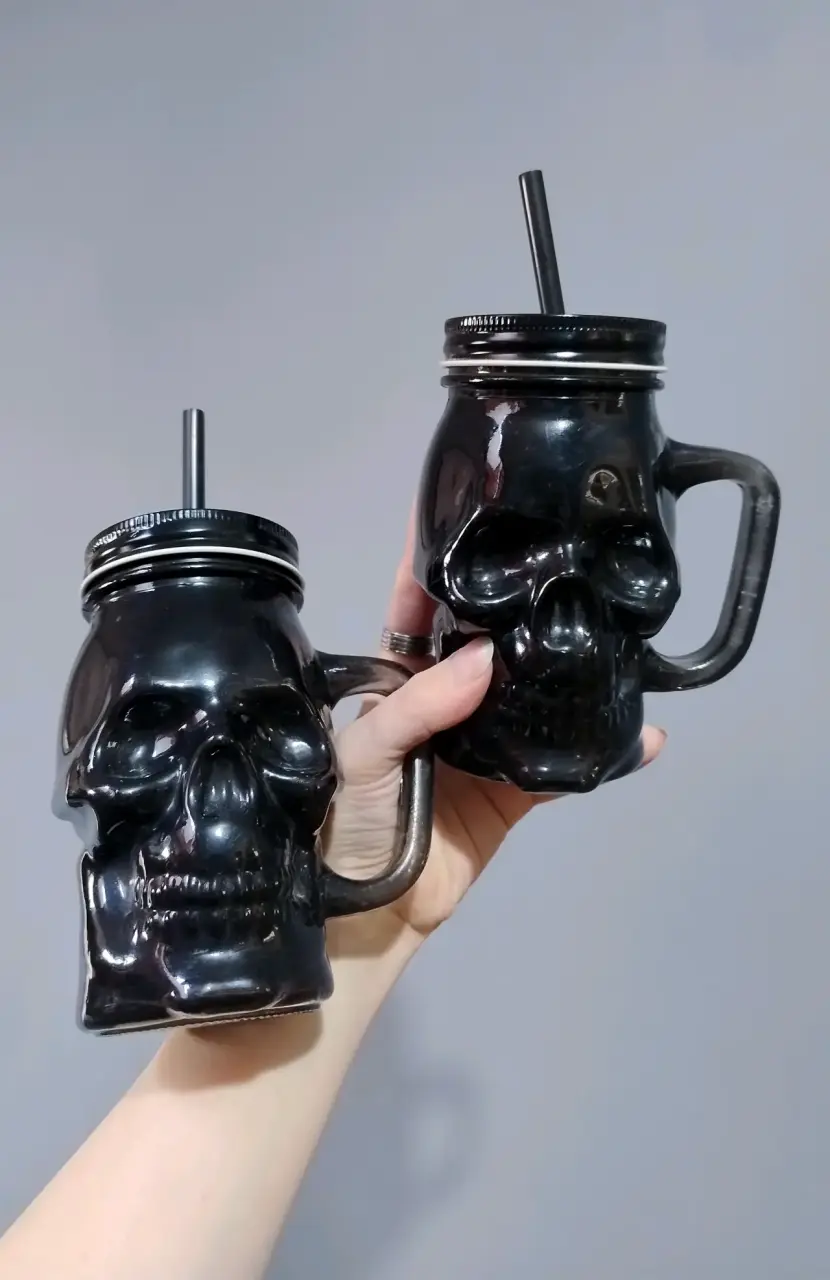 Vasos calavera con tapa y bombilla - miniatura 4