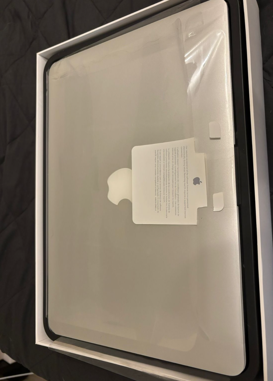MacBook Air en buen estado - miniatura 3