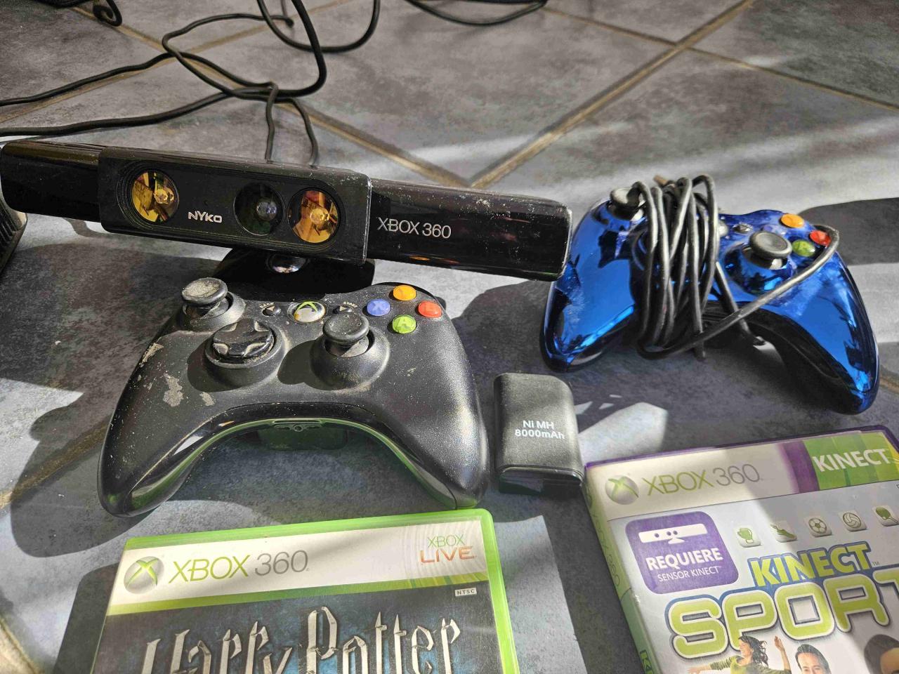 Set Xbox 360 con Kinect y juegos - miniatura 1