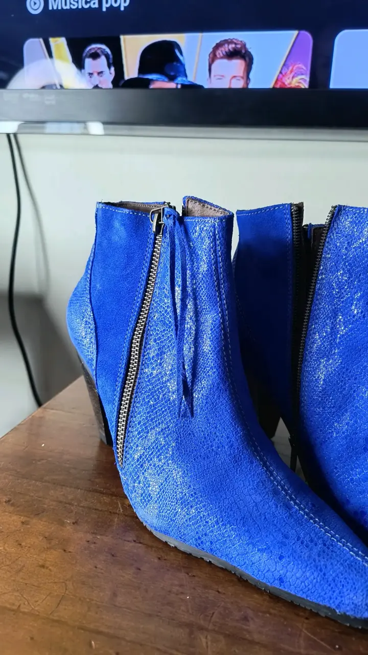 Botines cuero  taco alto azules - miniatura 2