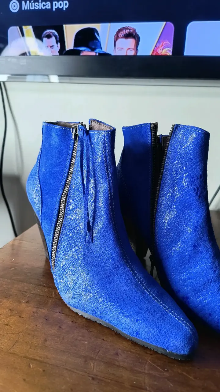 Botines cuero  taco alto azules - miniatura 4