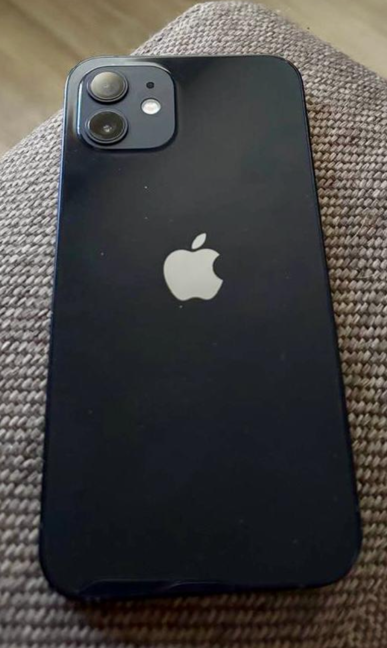 iPhone 12 negro en buen estado - miniatura 1