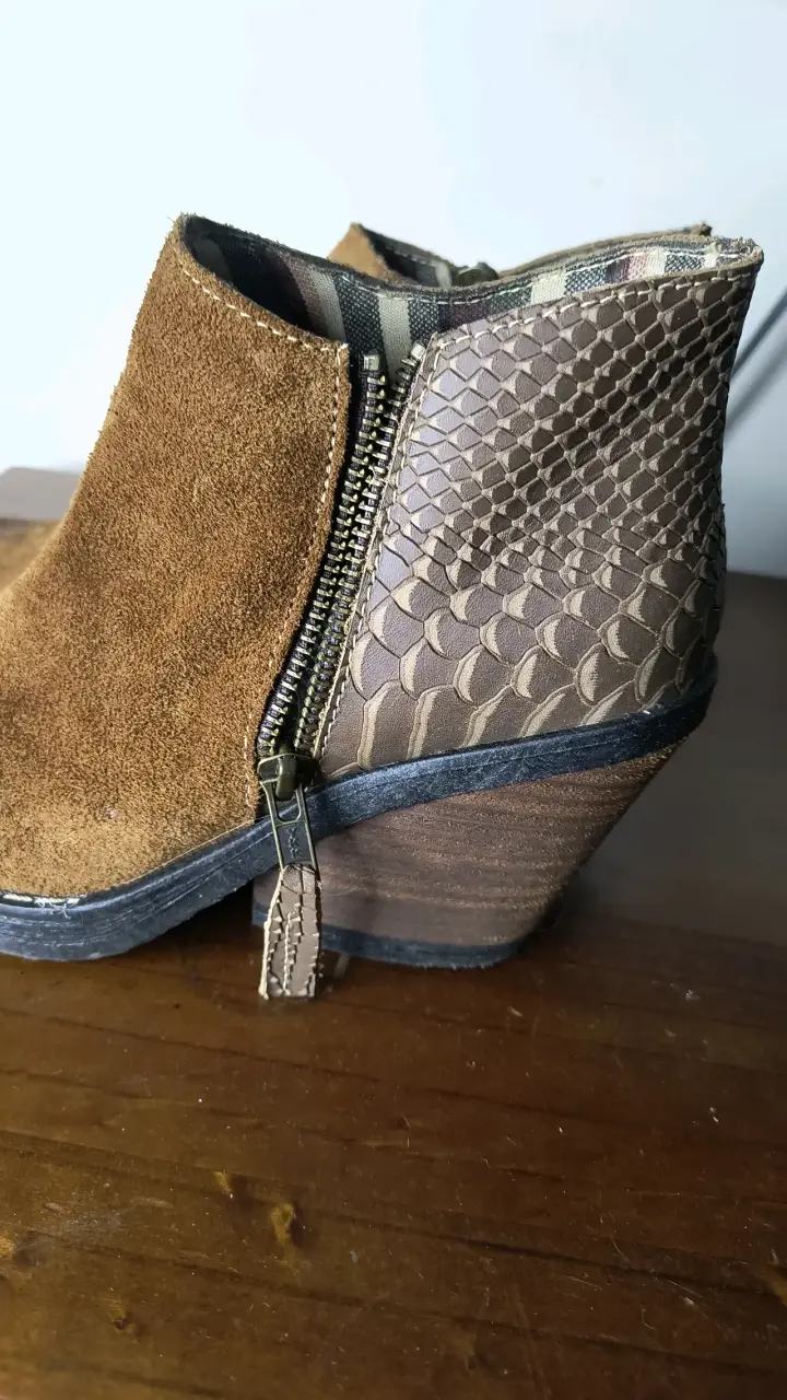Botines cuero taco bajo color café - miniatura 3
