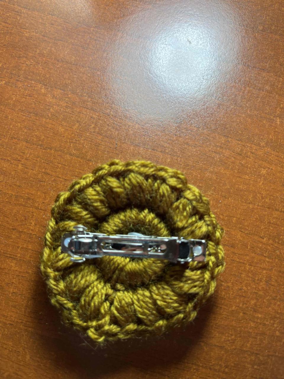 Broche tejido con perla central - miniatura 2