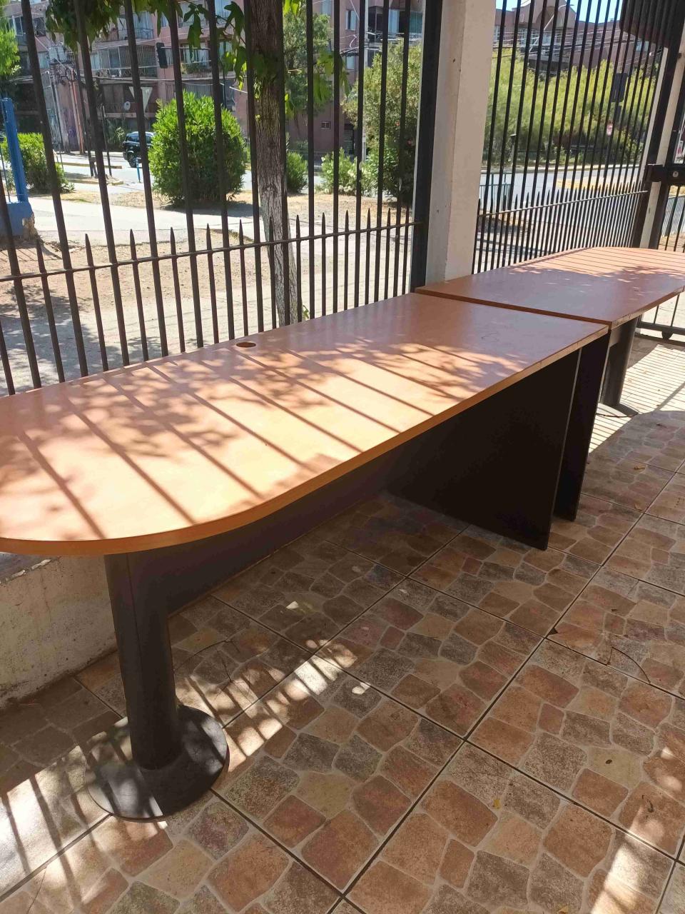 Mesa de oficina grande