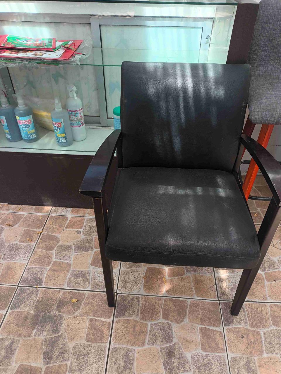 Silla negra de oficina
