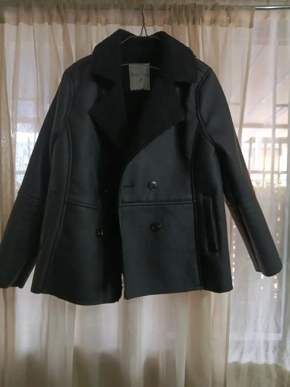 Chaqueta negra de invierno