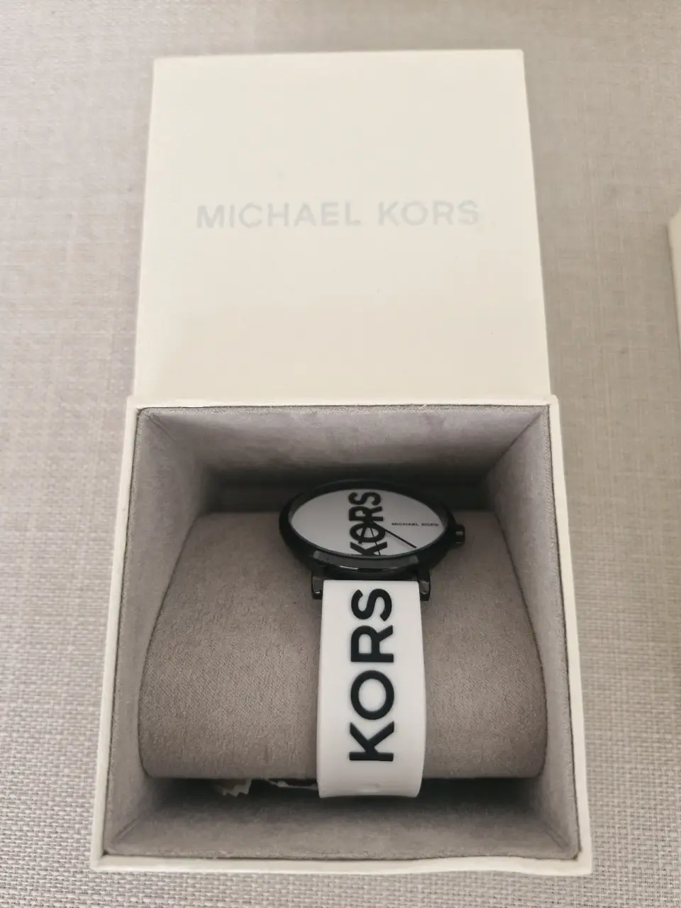 Reloj Michael Kors blanco y negro - miniatura 1