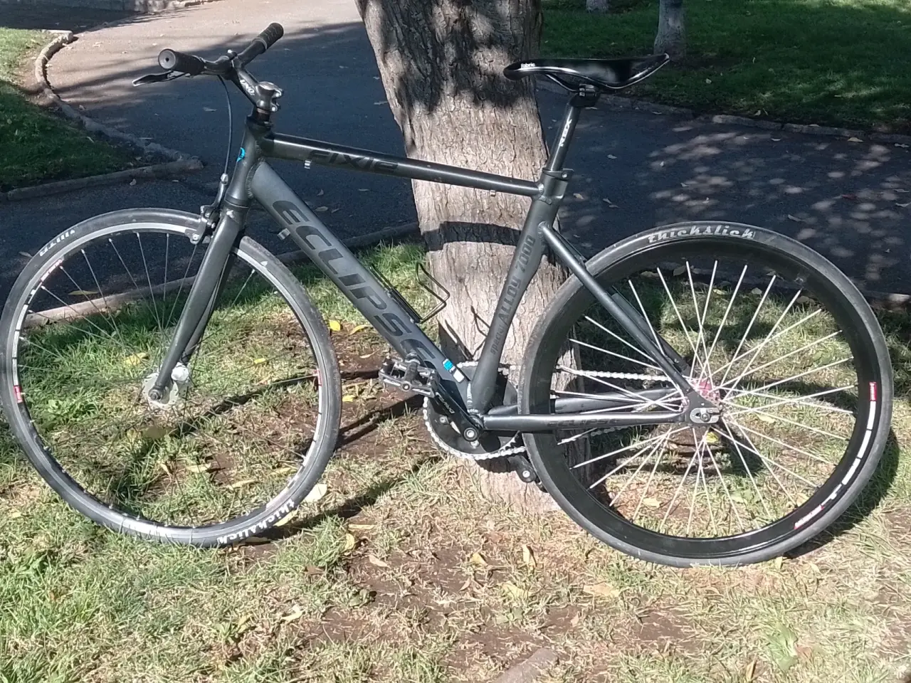 Bicicleta fija eclipse negra - miniatura 3