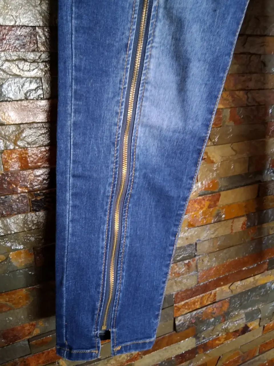 Jeans azul con cierre decorativo - miniatura 5