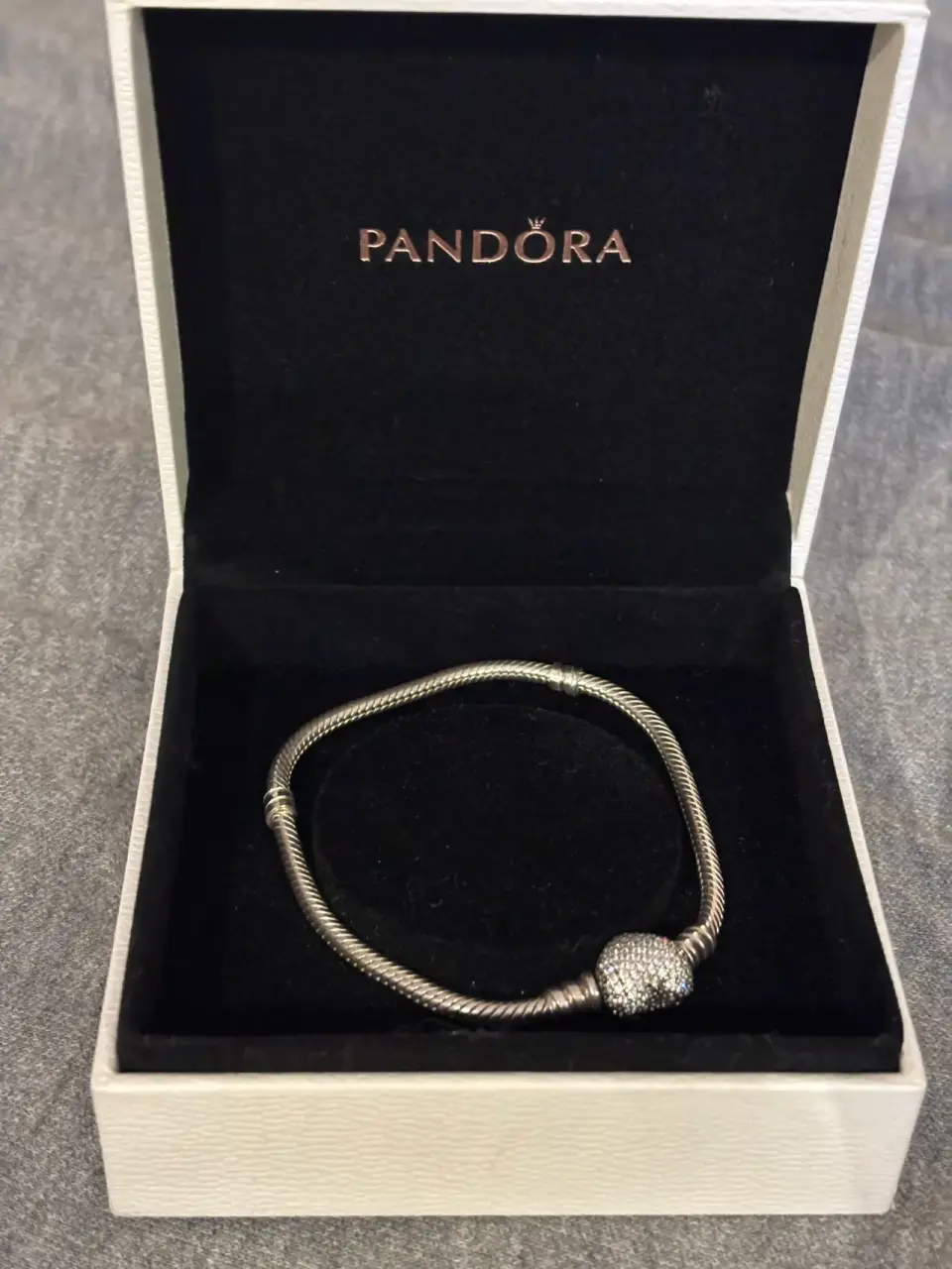 Pulsera Pandora corazón brillante