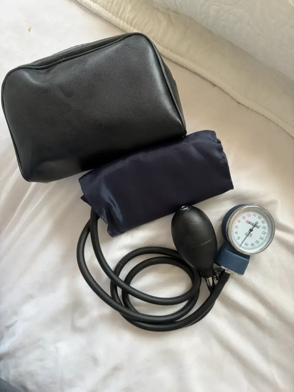 Tensiómetro manual con estuche
