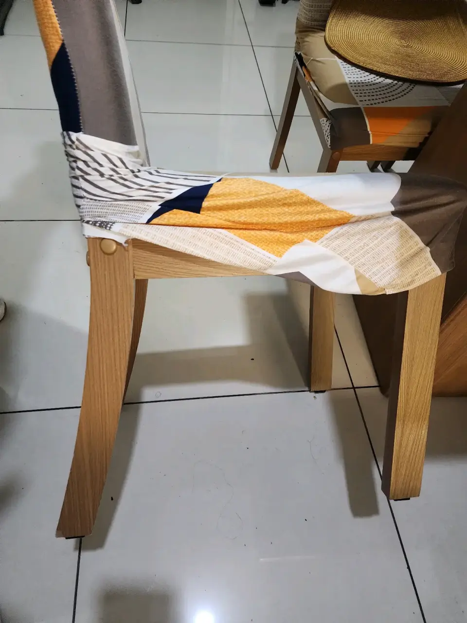 Juego de comedor con sillas - miniatura 3