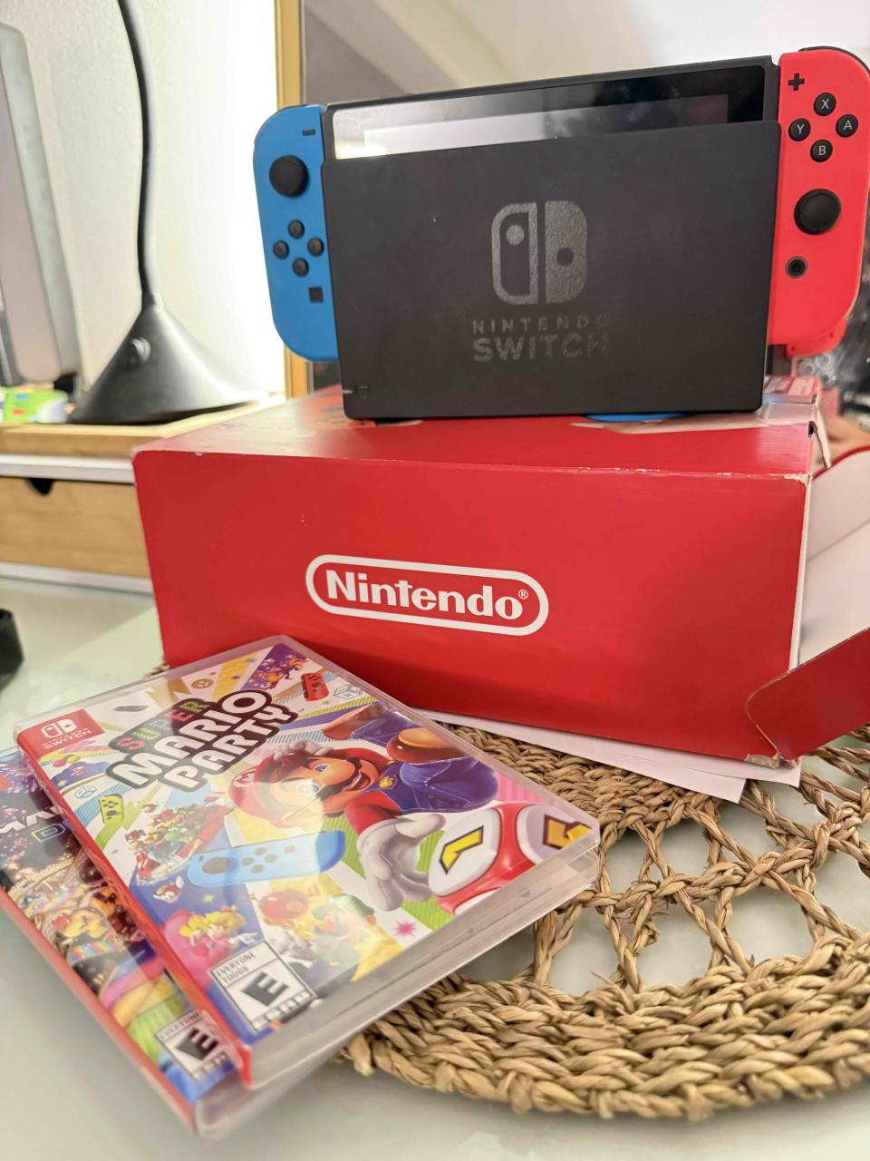 Nintendo Switch con juegos - miniatura 1