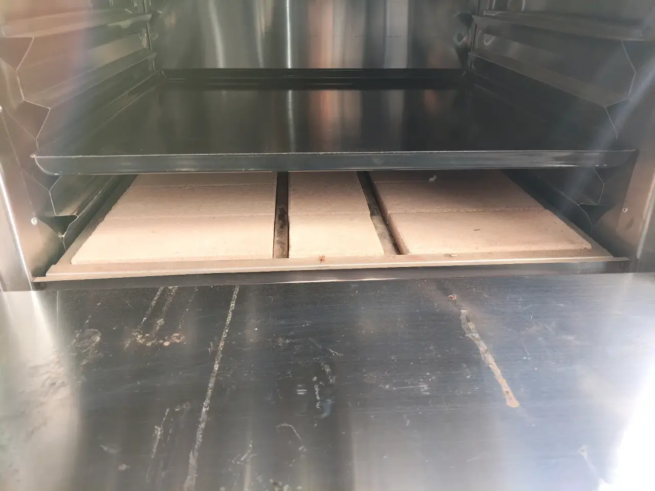 Horno industrial con piedras refractarias - miniatura 1