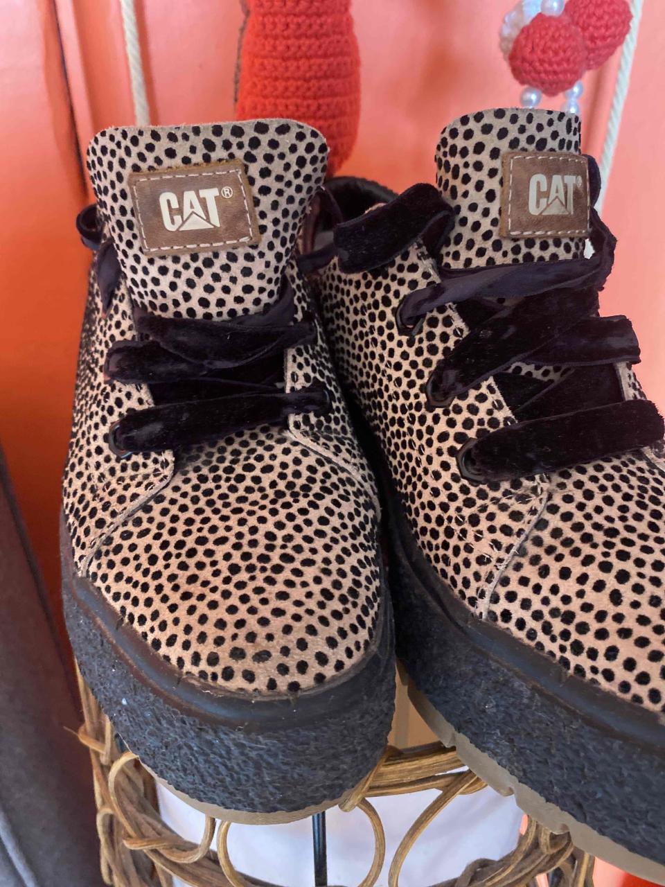 Zapatillas CAT de lunares - miniatura 1