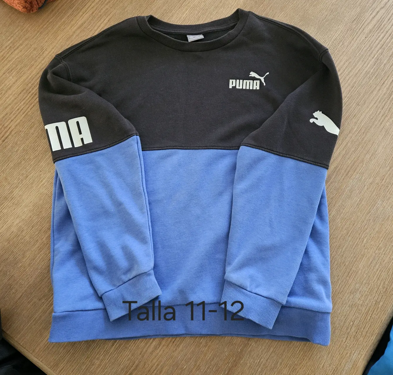 Polerón Puma azul y negro