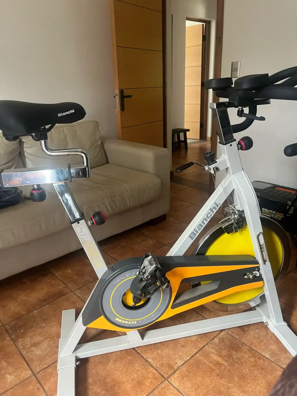Bicicleta estática Bianchi gris y amarilla - miniatura 1