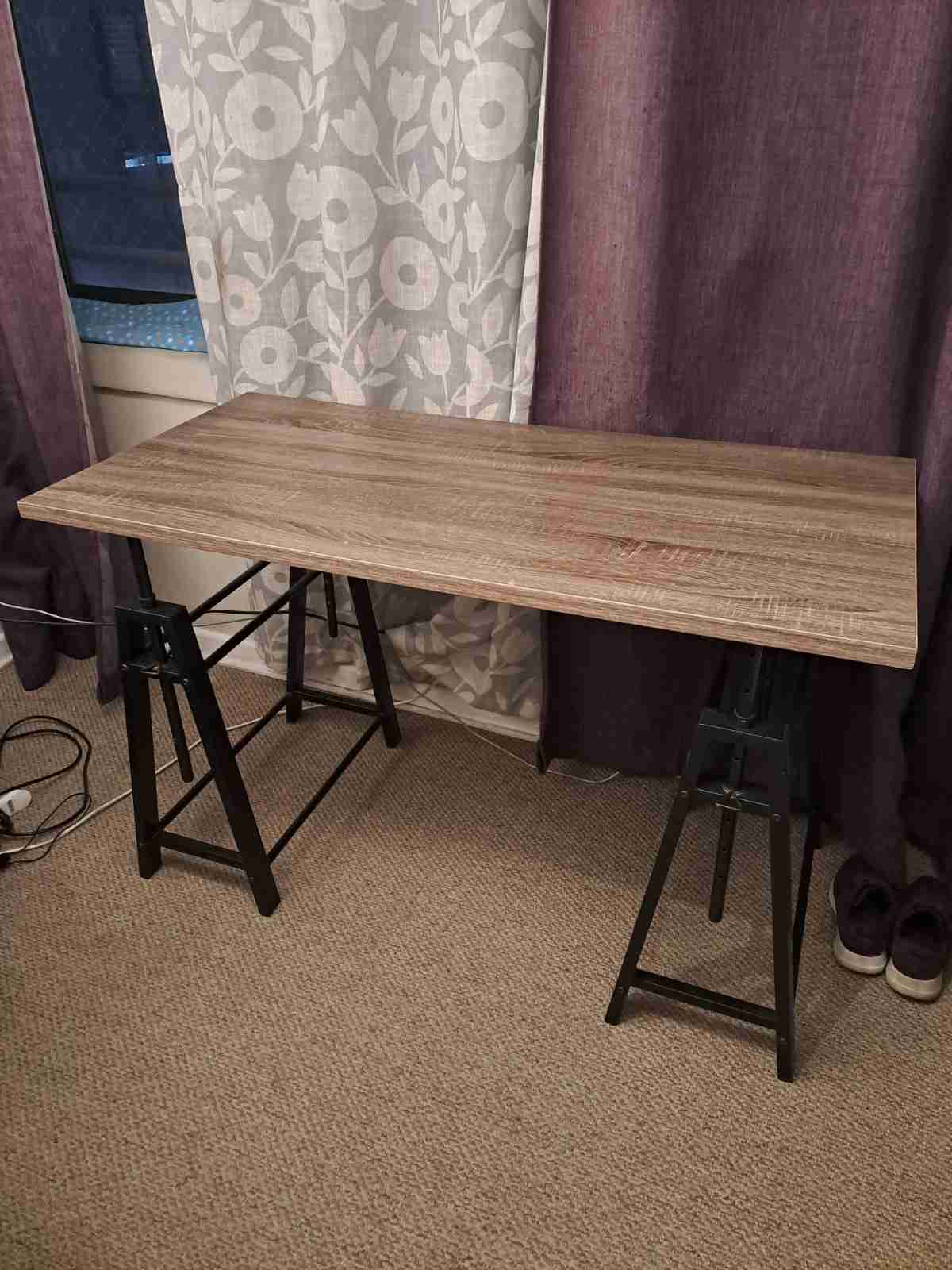 Mesa de estudio moderna