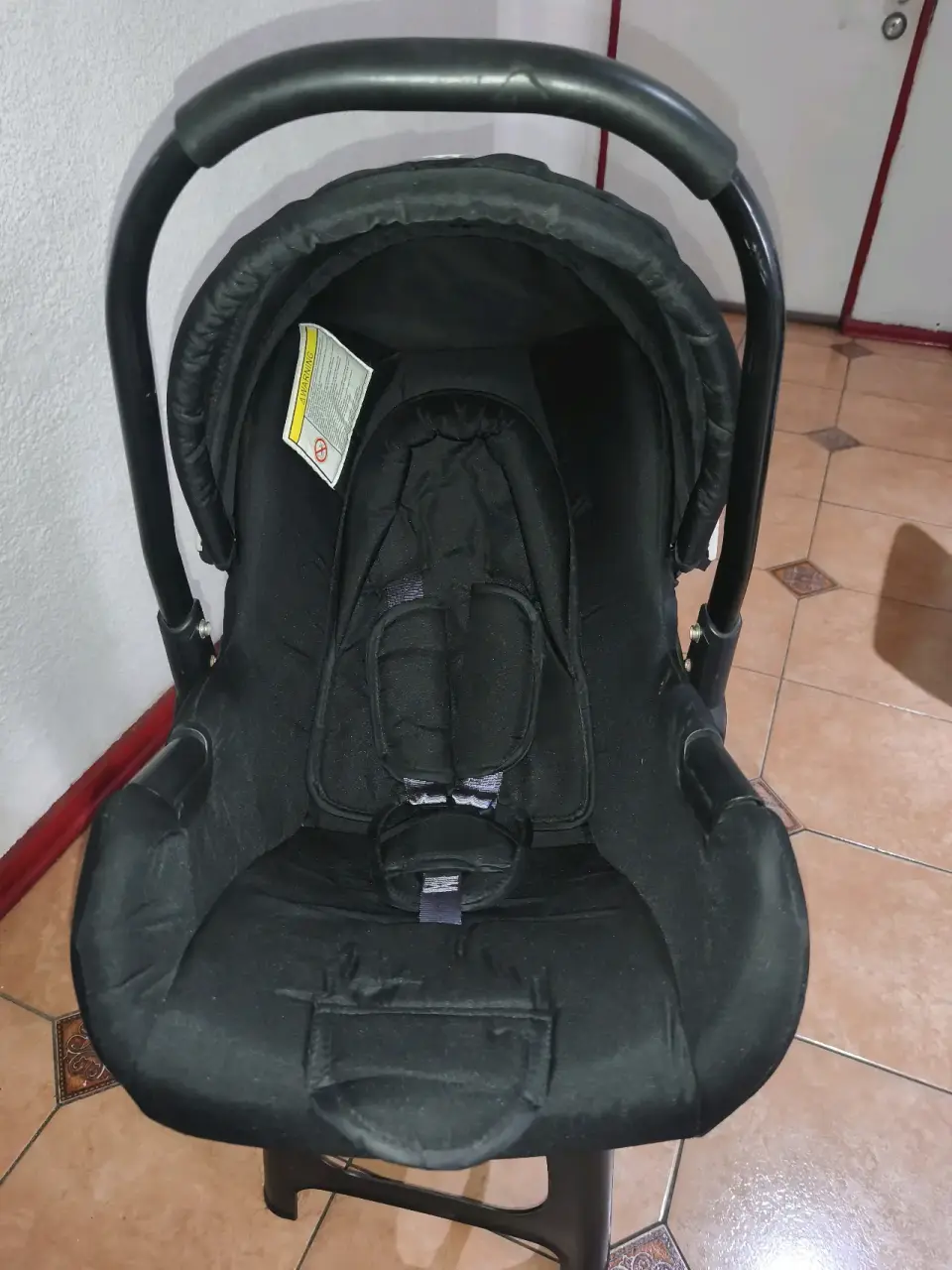 Silla de auto para bebé negra - miniatura 4