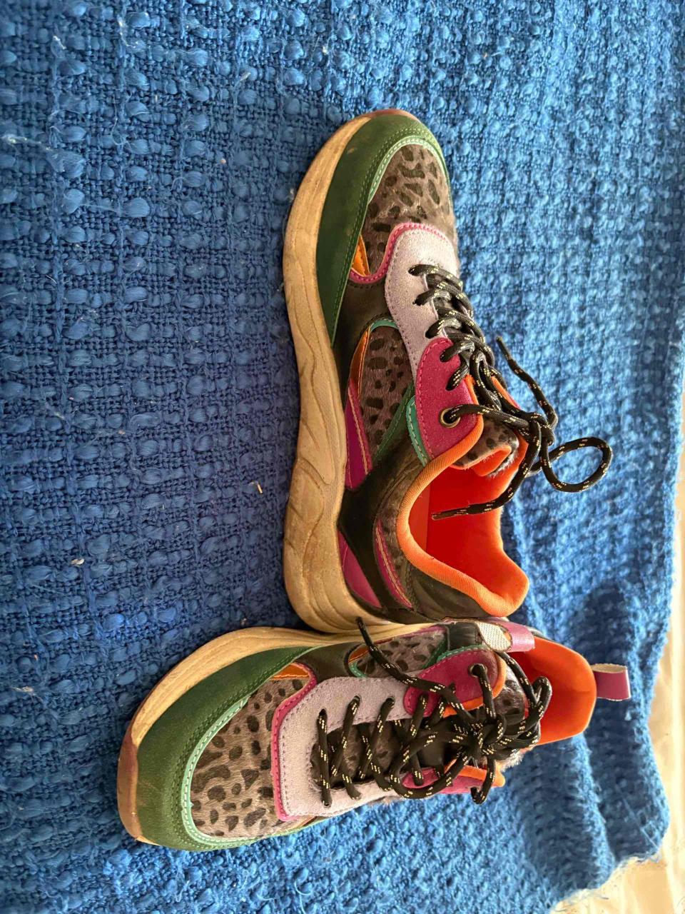 Zapatillas deportivas coloridas - miniatura 2
