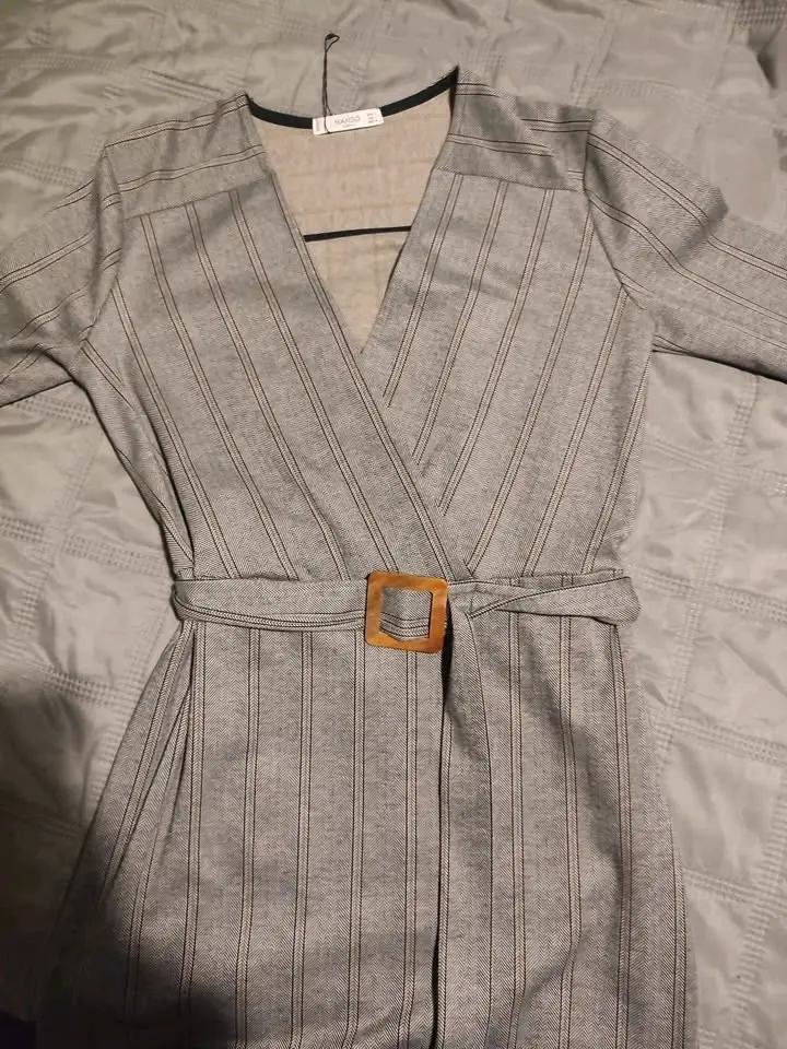 Vestido de invierno marca mango café con cinturón. - miniatura 3