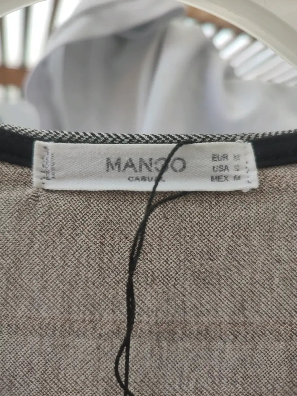 Vestido de invierno marca mango café con cinturón. - miniatura 4