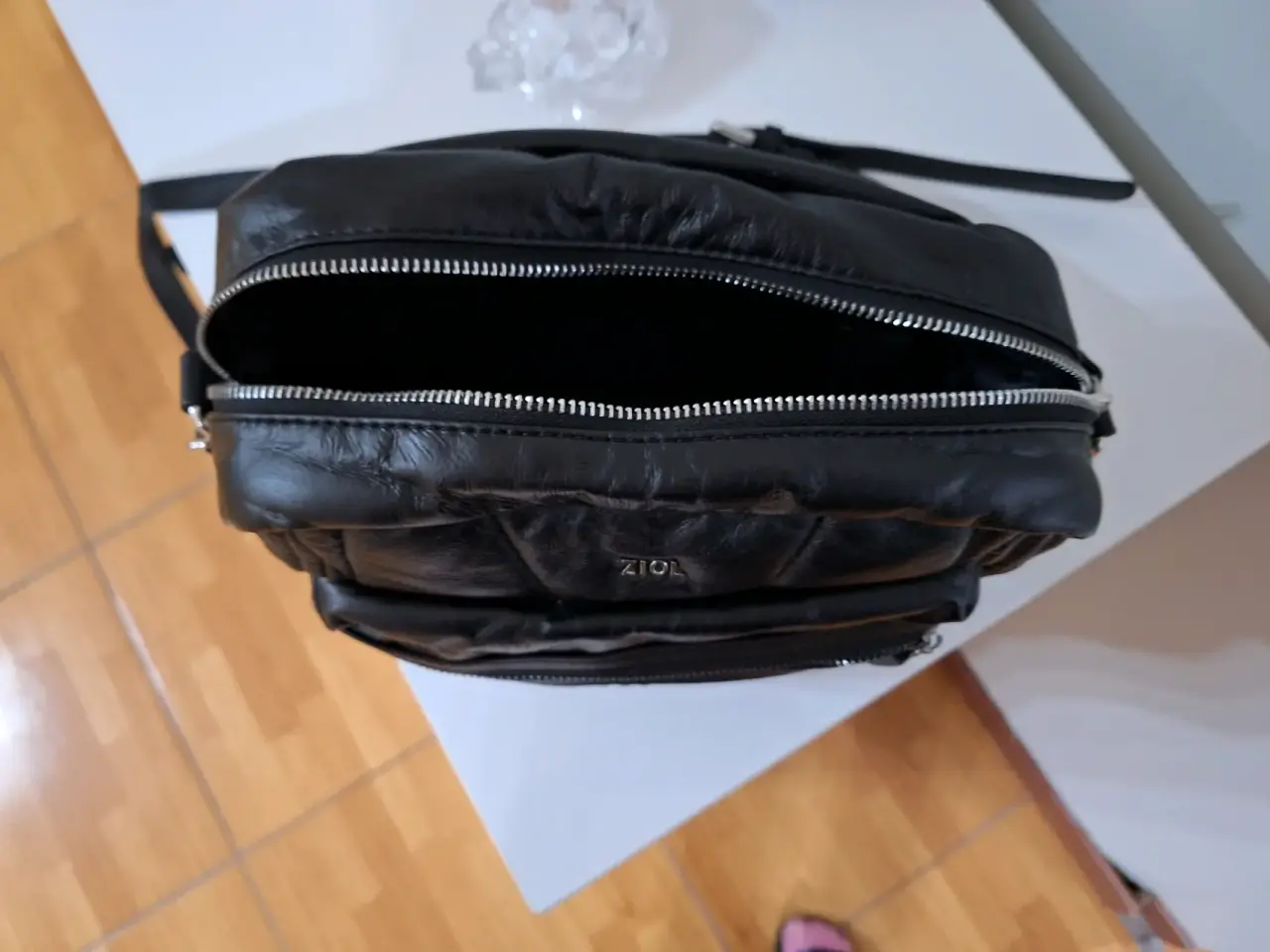 Bandolera negra de cuero sintético - miniatura 2