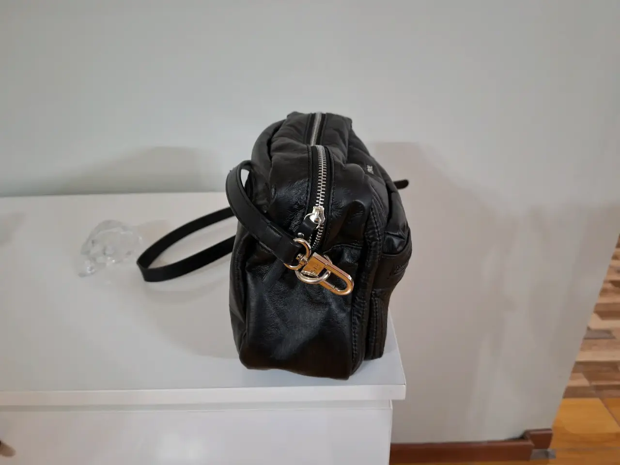 Bandolera negra de cuero sintético - miniatura 3