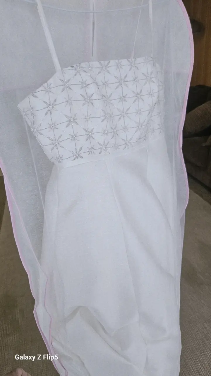 Vestido de novia elegante blanco - miniatura 4