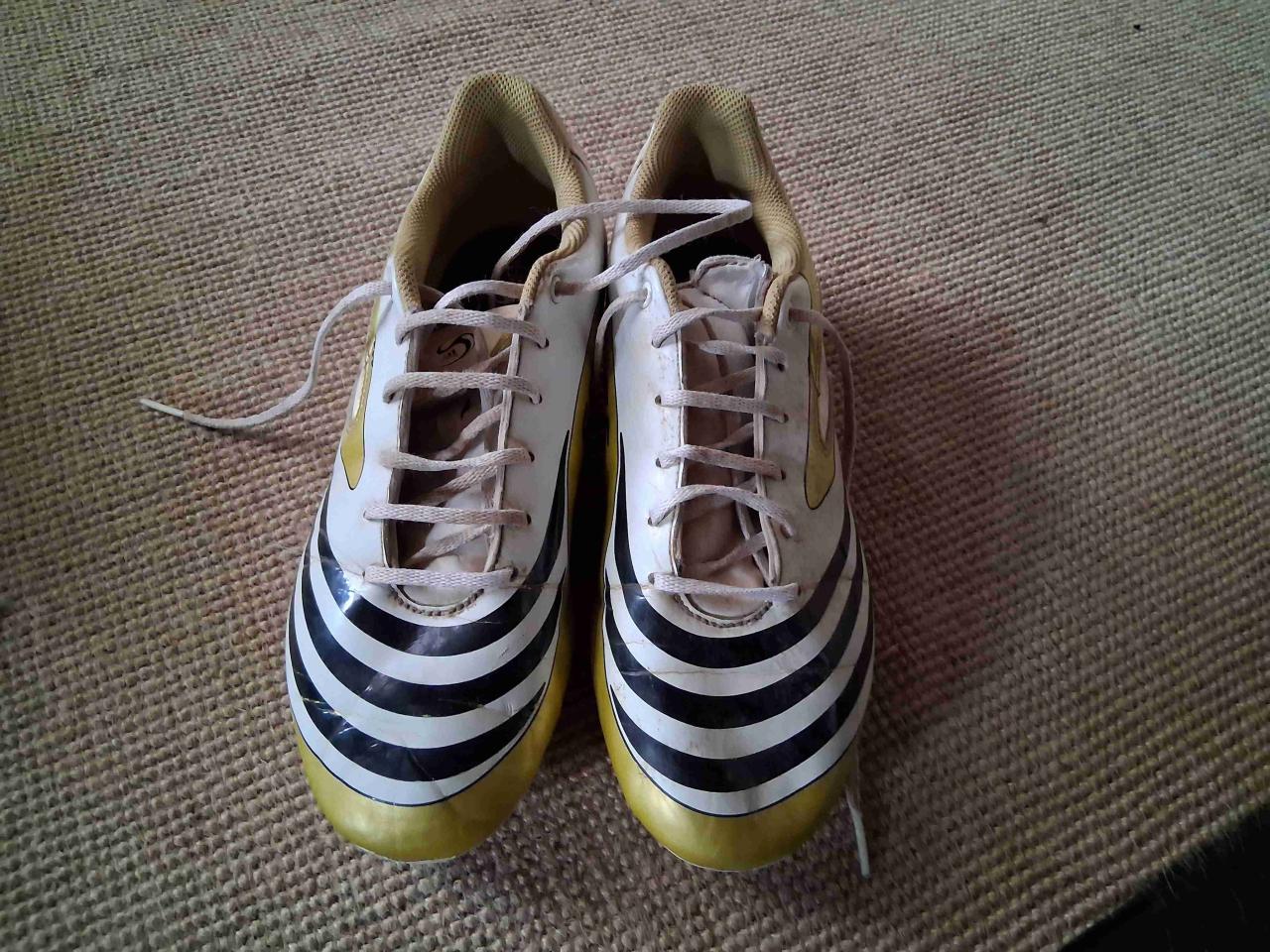 Zapatillas de fútbol Adidas. - miniatura 1