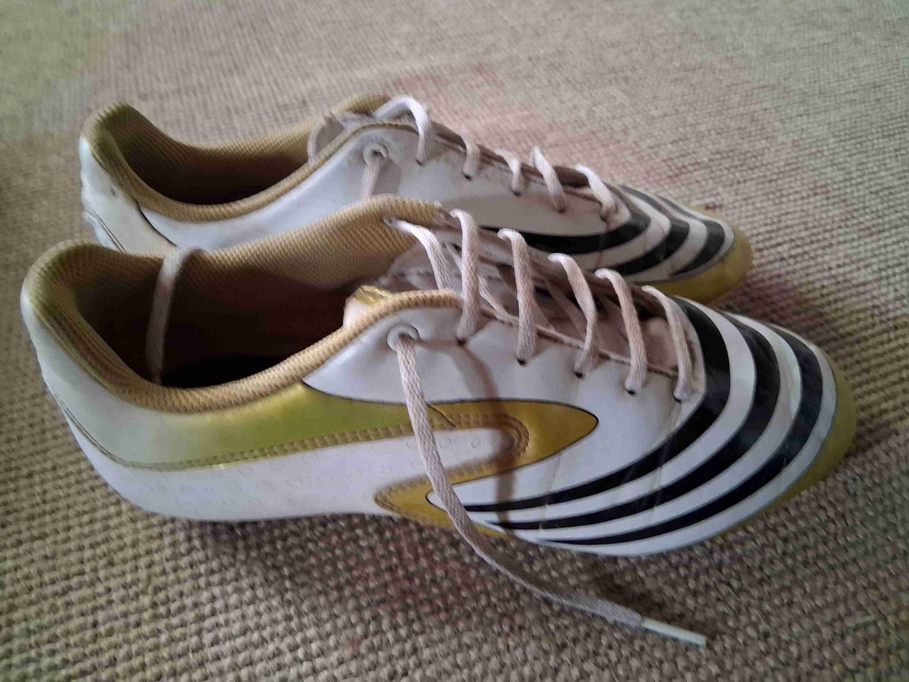 Zapatillas de fútbol Adidas. - miniatura 2