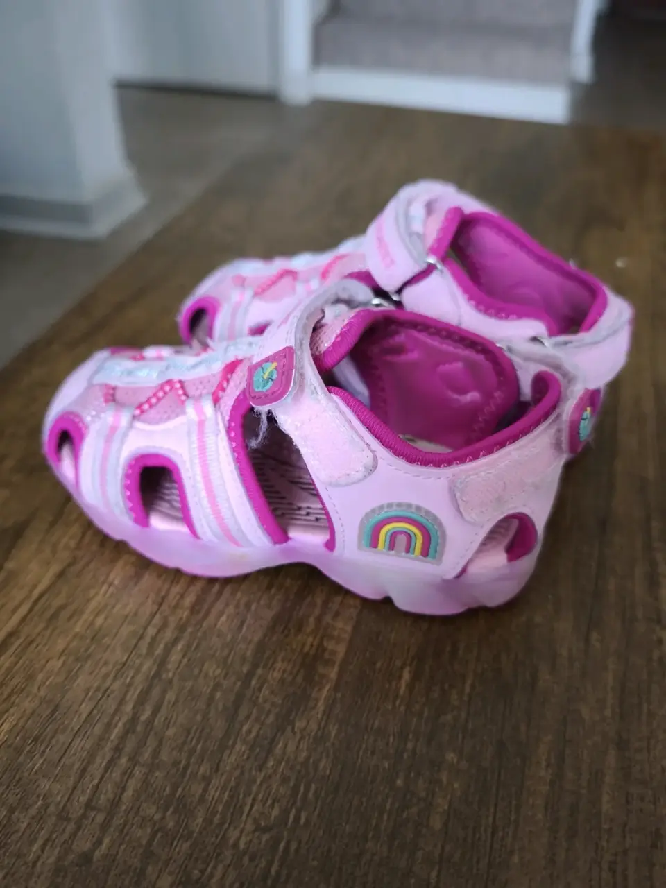 Sandalias rosadas para niñas con luces - miniatura 2