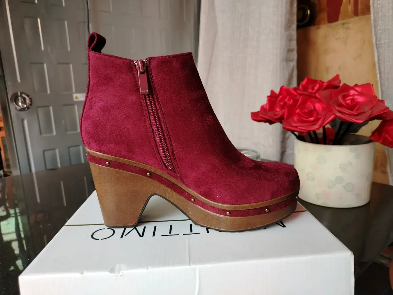Botines burdeos con tachas - miniatura 2