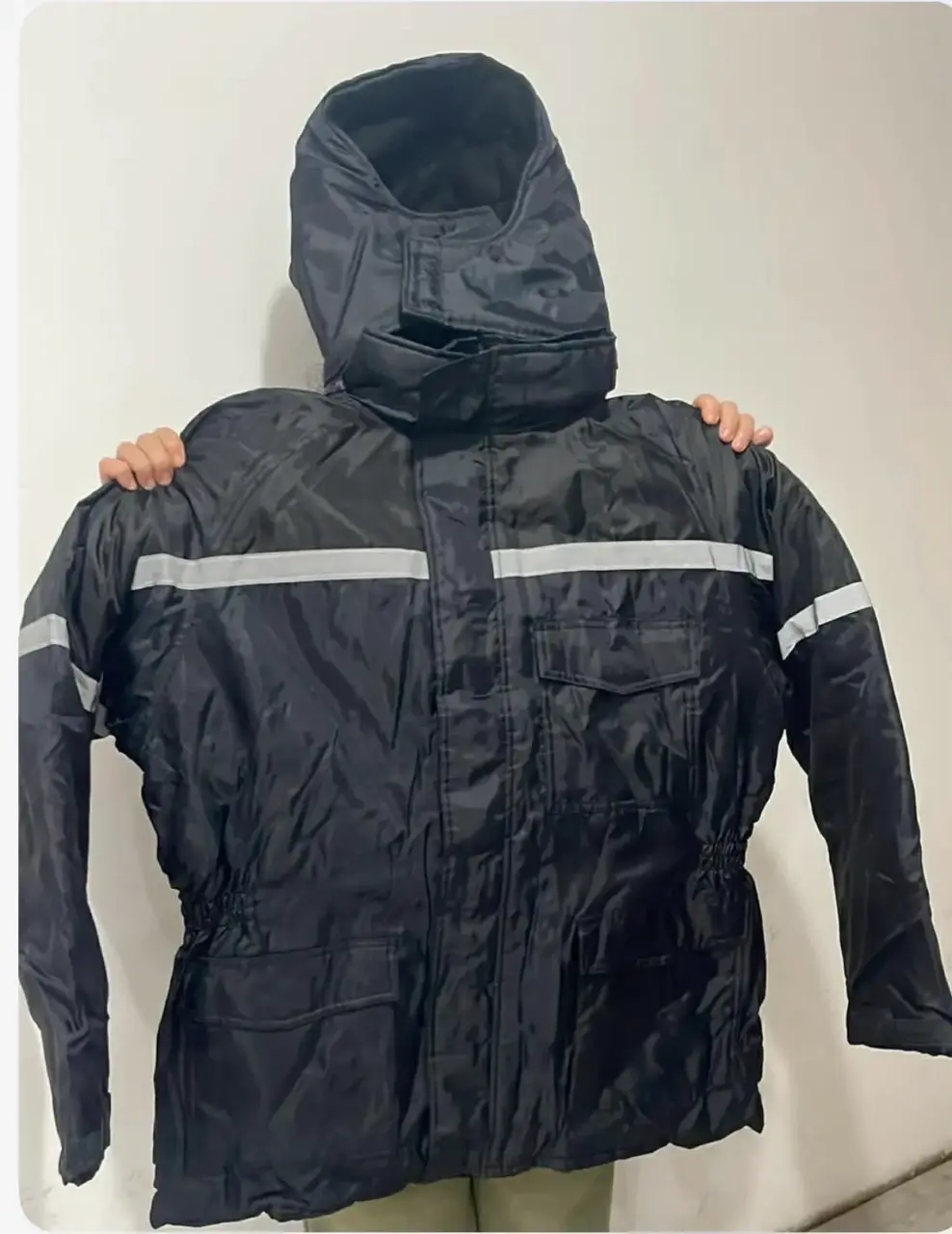 Chaqueta negra acolchada L - miniatura 3