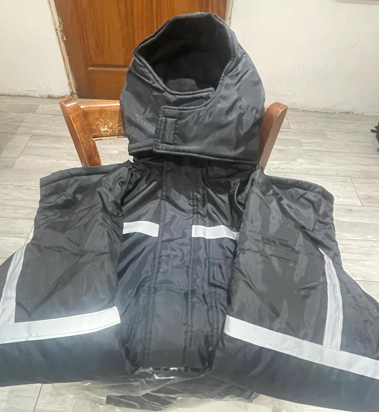 Chaqueta negra acolchada L - miniatura 4