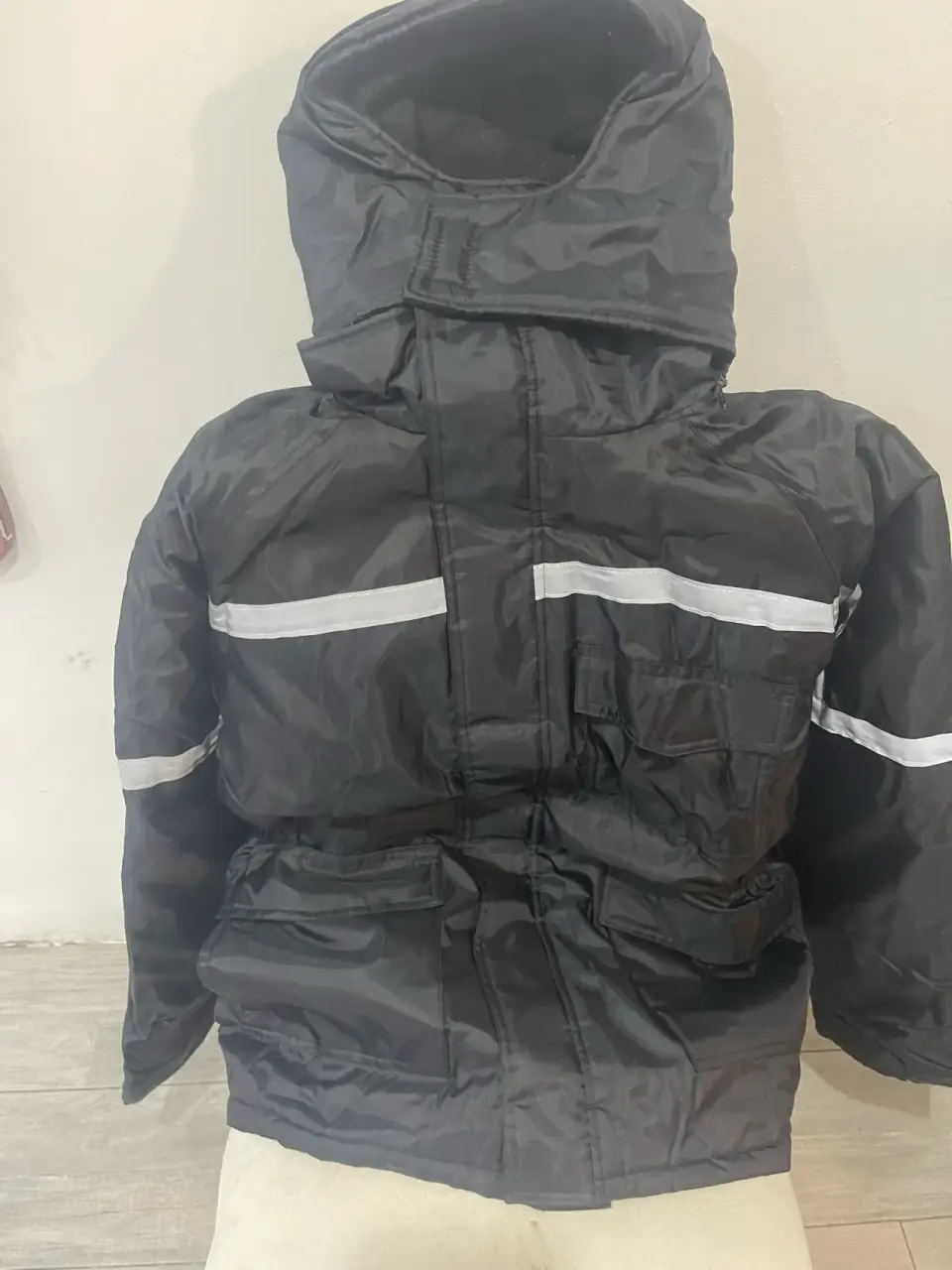 Chaqueta negra acolchada L - miniatura 5