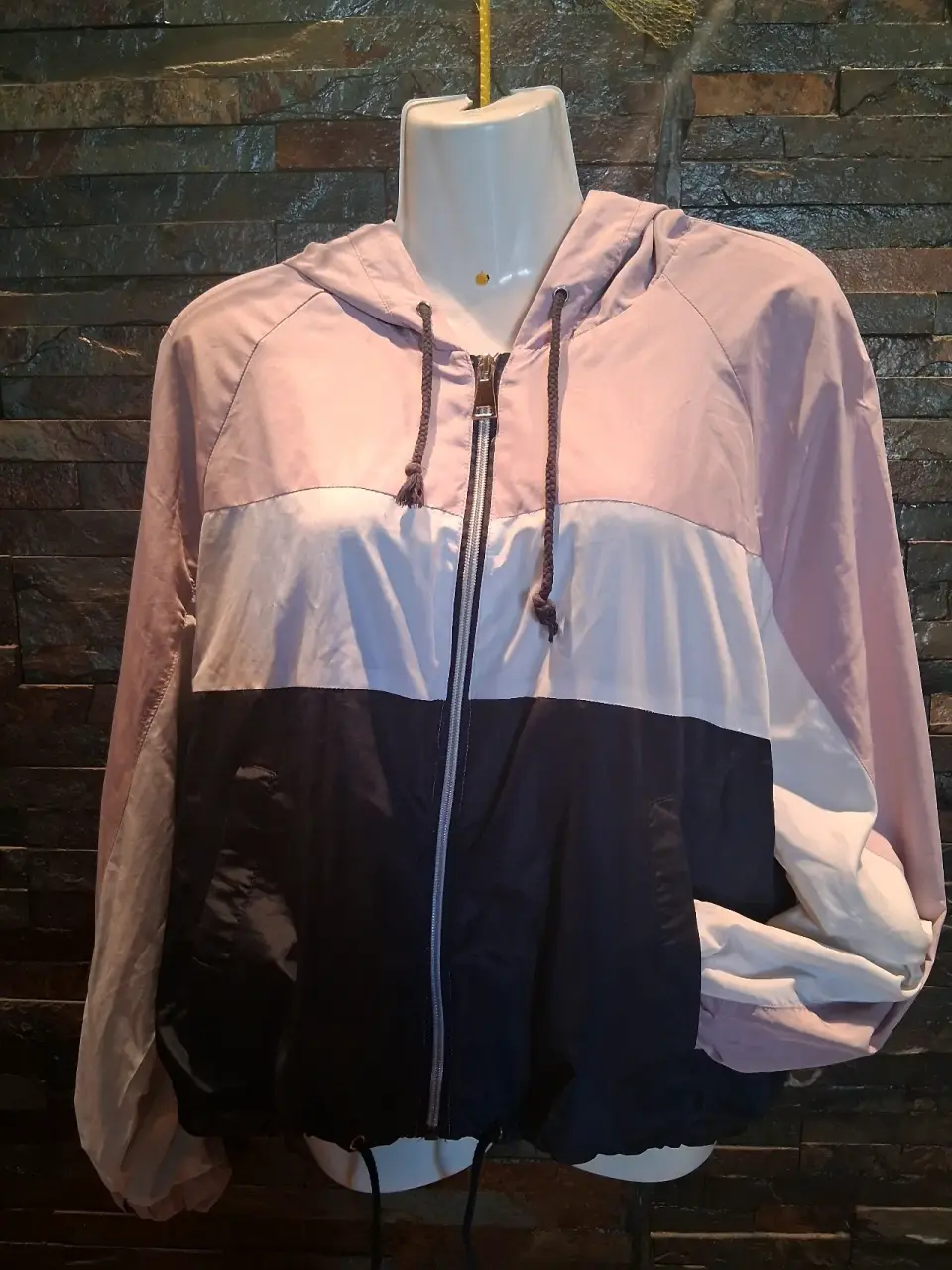 Chaqueta deportiva bicolor con capucha - miniatura 3