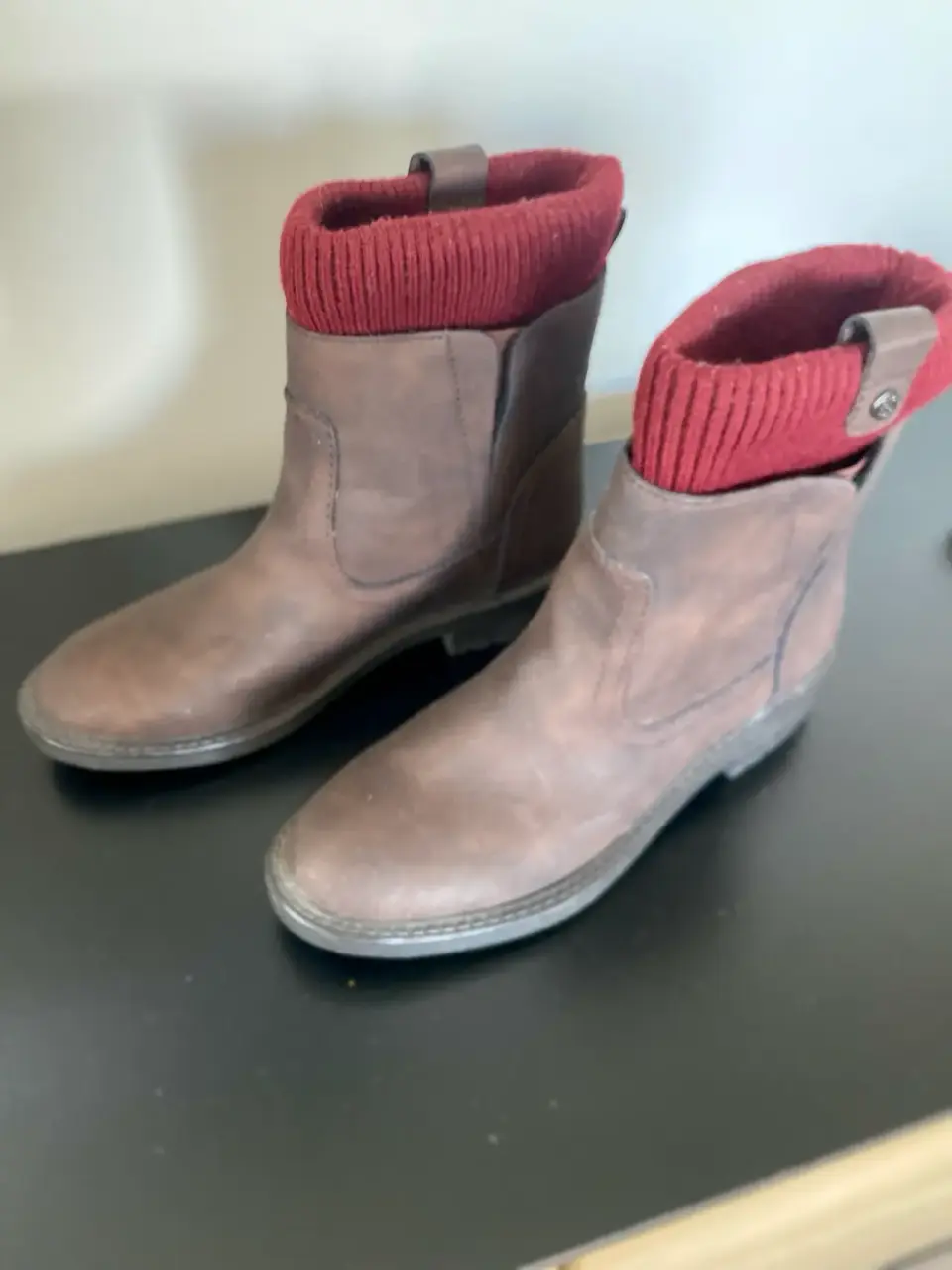 Botines marrones con puño rojo - miniatura 4