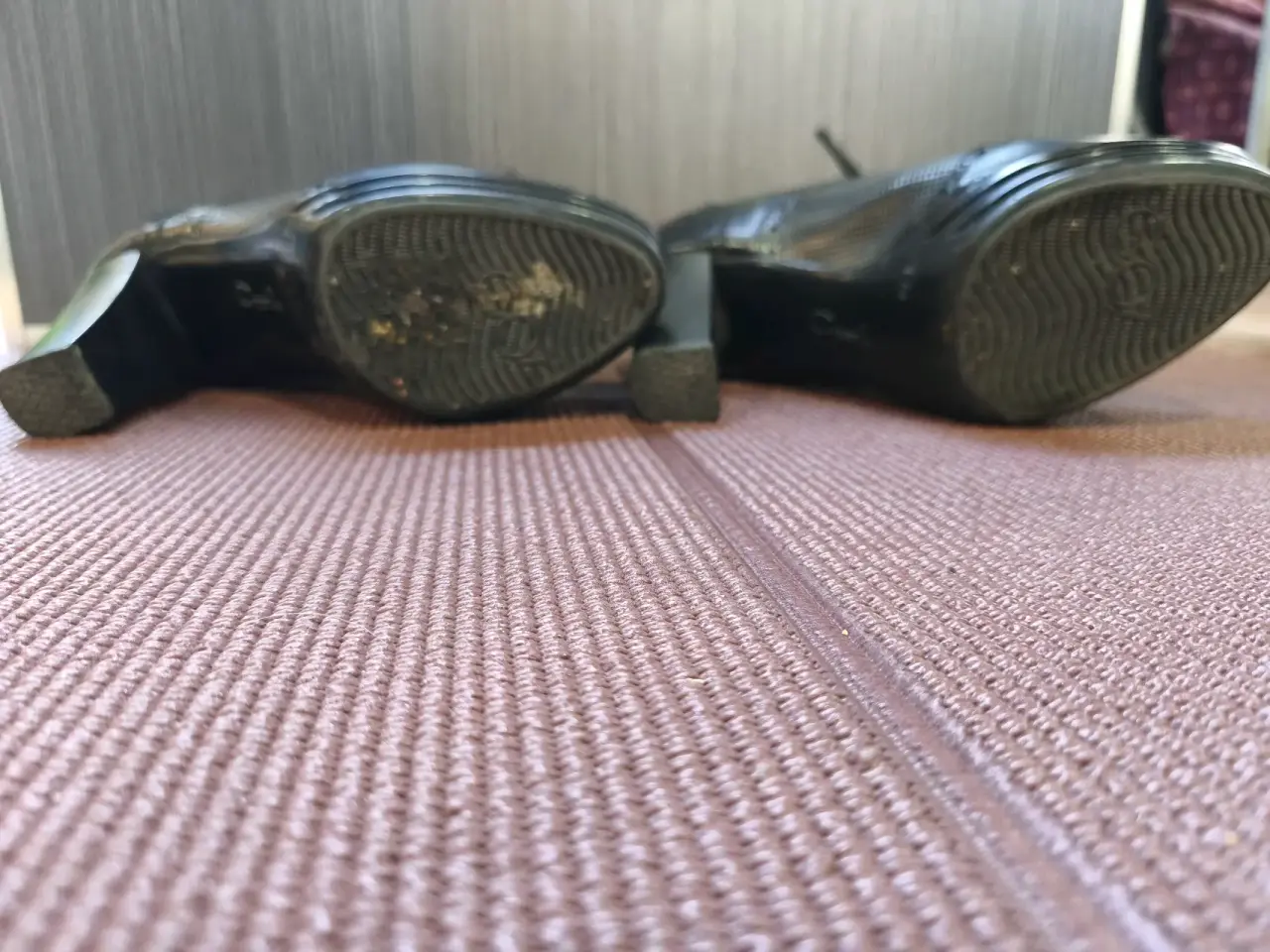 Zapatos de tacón negros con cordones - miniatura 3
