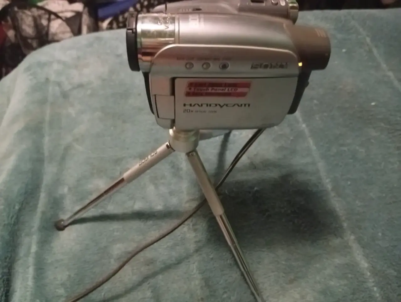 Cámara Sony Handycam con trípode - miniatura 4