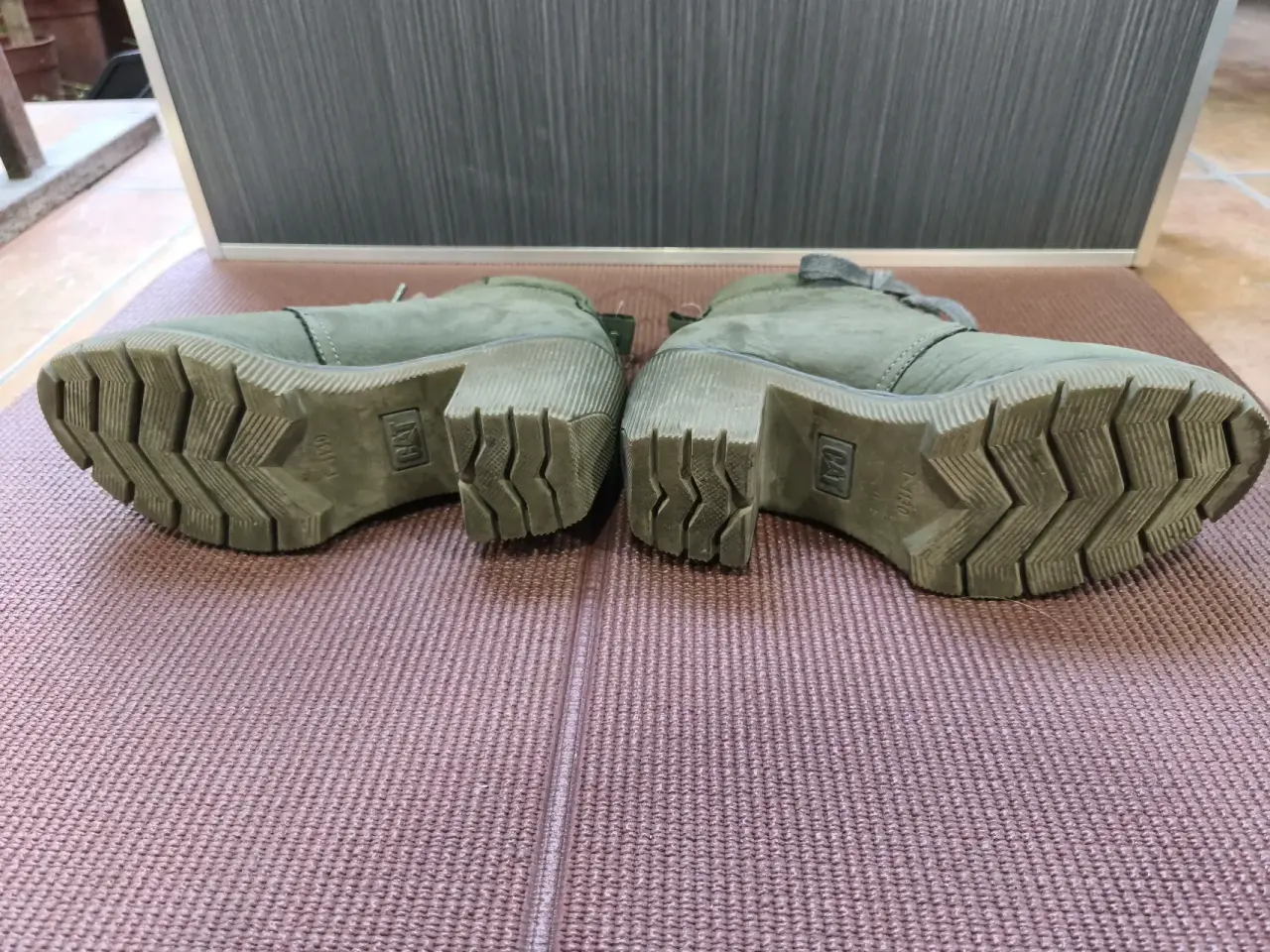 Botines de tacón verde oliva - miniatura 4