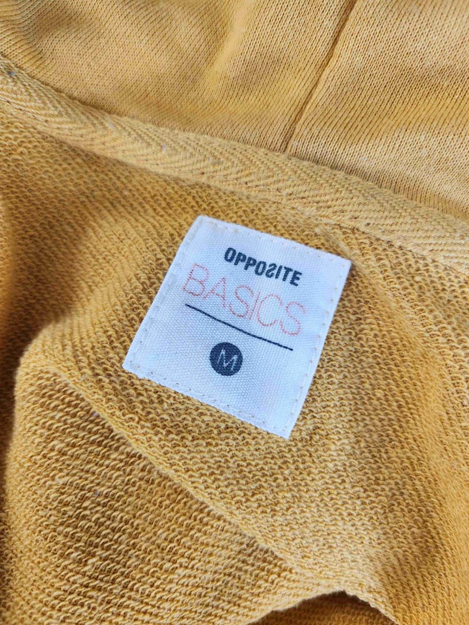 Polerón amarillo con capucha - miniatura 3