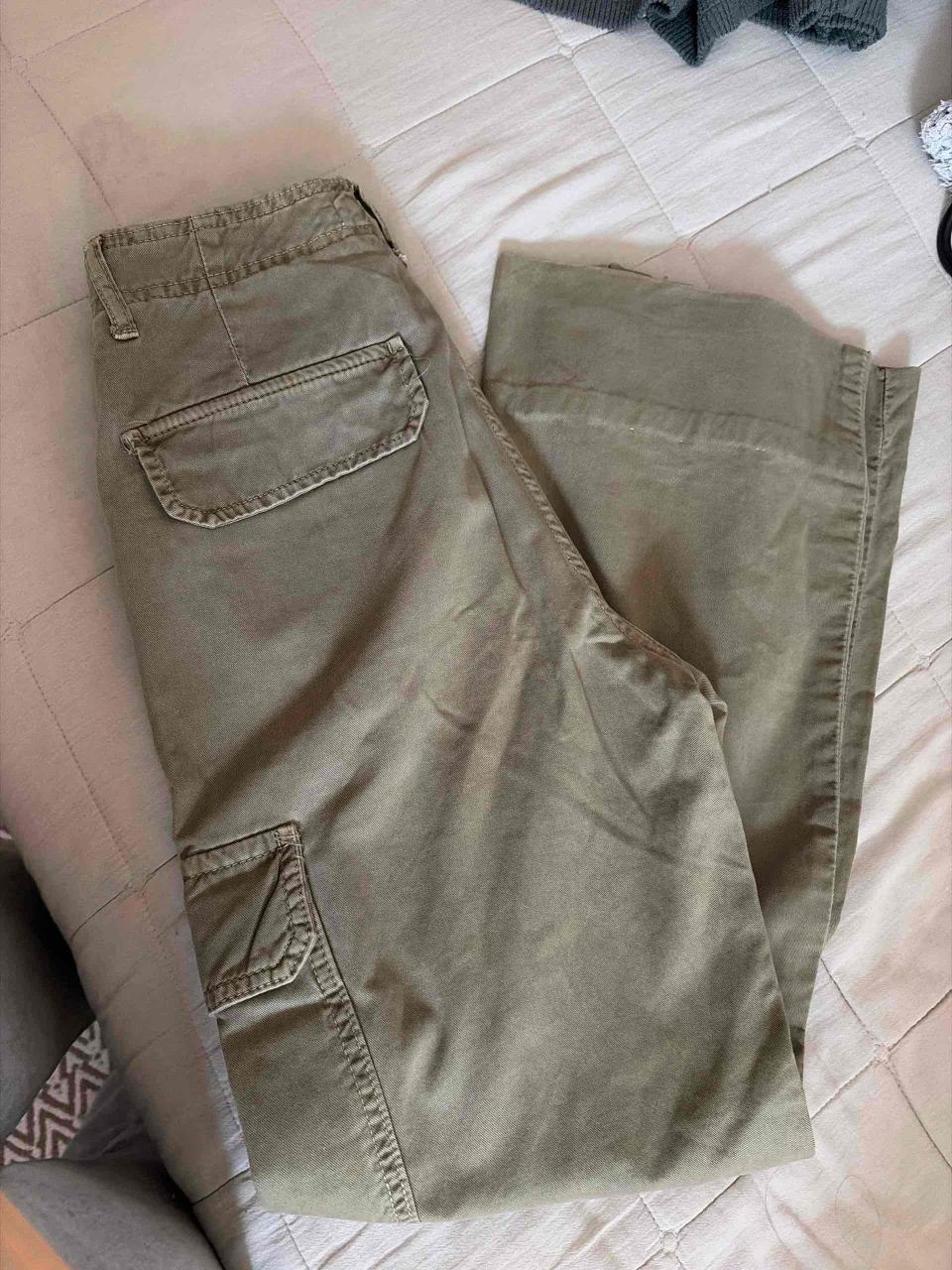 Pantalones cargo verde oliva - miniatura 3
